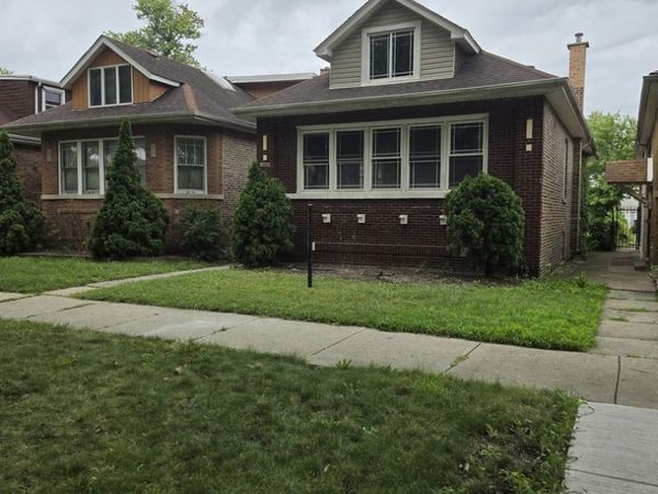 8220 S Prairie Avenue , Chicago, IL 60619