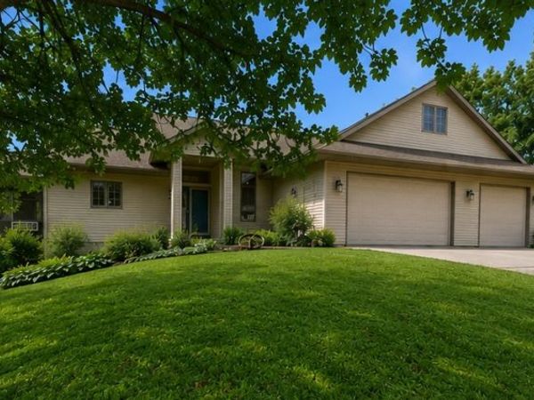 2792 Holly Court NW, Swisher, IA 52238