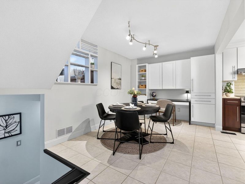 421A E North Street, Worthington, OH 43085 Photo 2