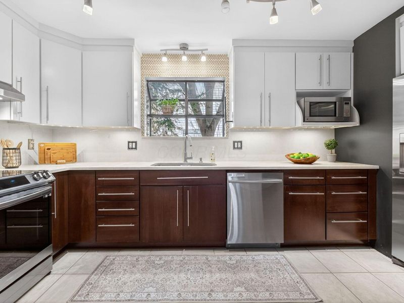 421A E North Street, Worthington, OH 43085 Photo 6