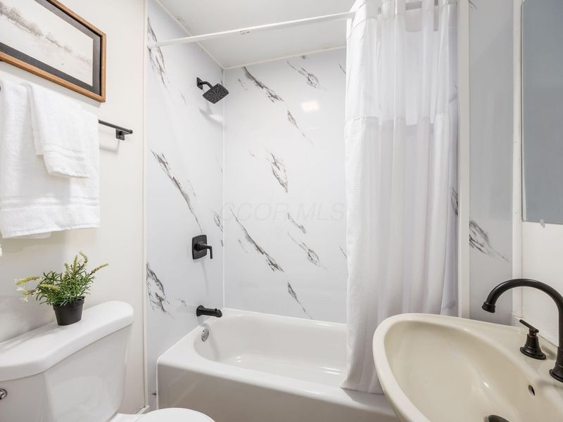 2227 Homestead Drive, Columbus, OH 43211 Photo 18