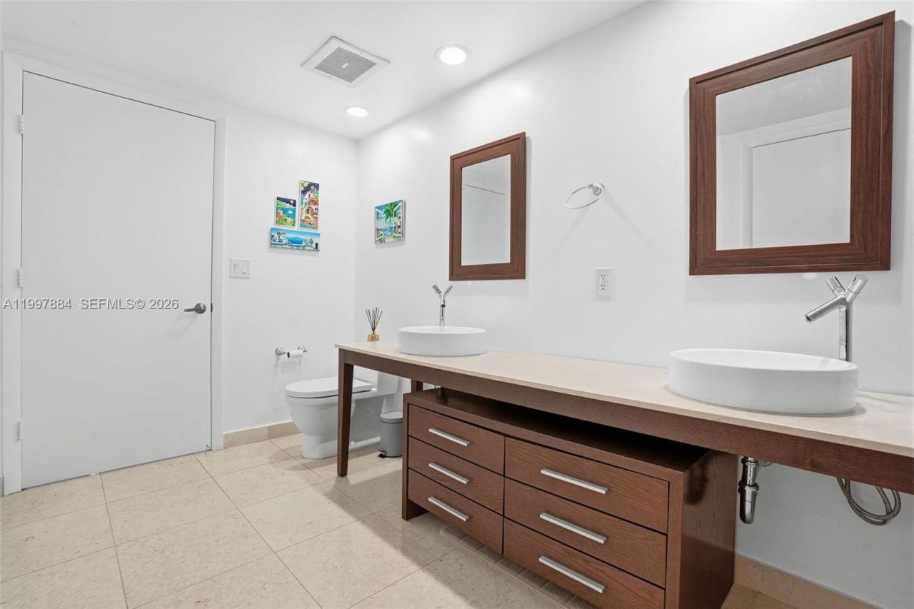 495 Brickell Ave, Unit 2807, Miami, FL 33131 Photo