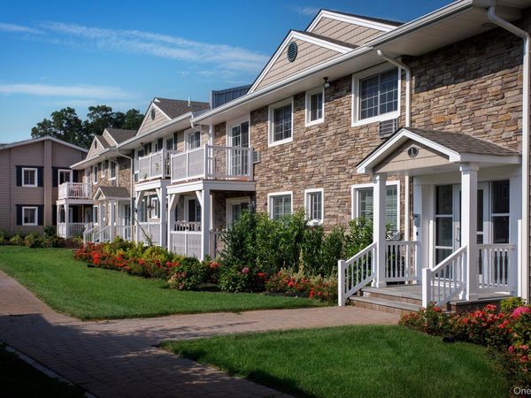9 Williams Boulevard , Unit 17-2F, Lake Grove, NY 11755