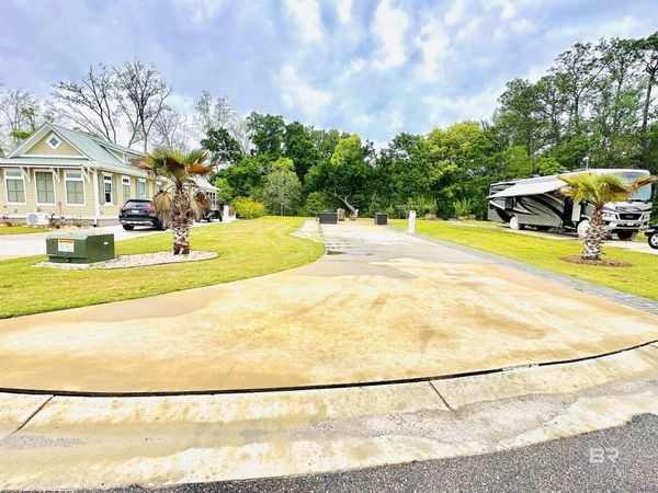 12477 Gateway Drive, Elberta, AL 36530