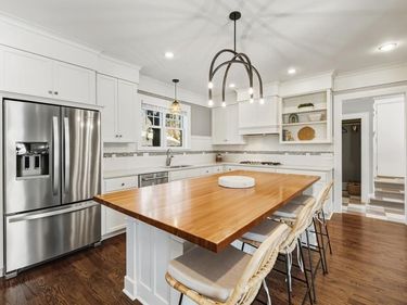 185 W Lake Street, Excelsior, MN 55331