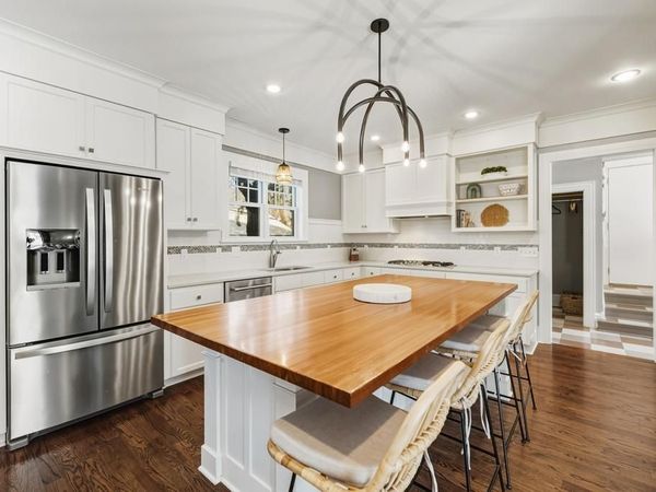 185 W Lake Street , Excelsior, MN 55331