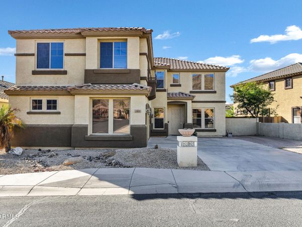 2801 W Silver Fox Way, Phoenix, AZ 85045