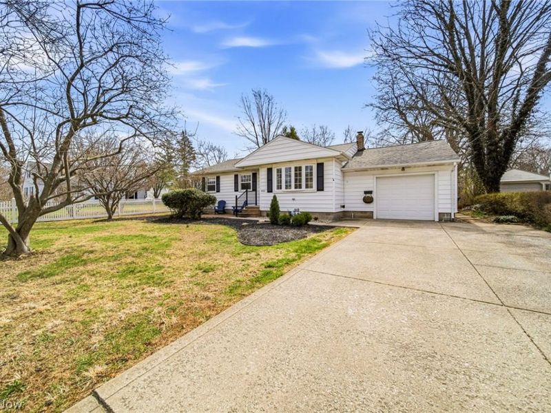 8462 Nowlen Street, Mentor, OH 44060 Photo 2