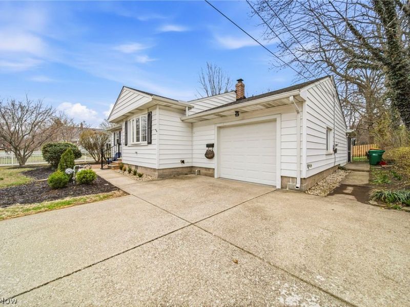 8462 Nowlen Street, Mentor, OH 44060 Photo 3