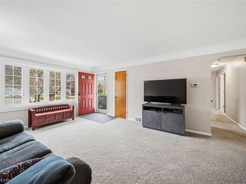 8462 Nowlen Street, Mentor, OH 44060 Photo 6