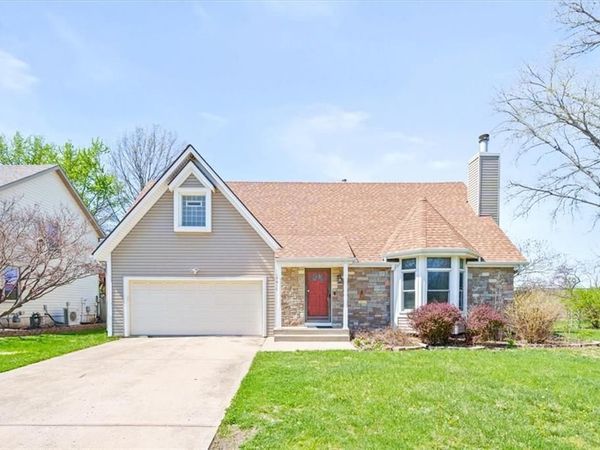 15410 Robinson Street, Overland Park, KS 66223