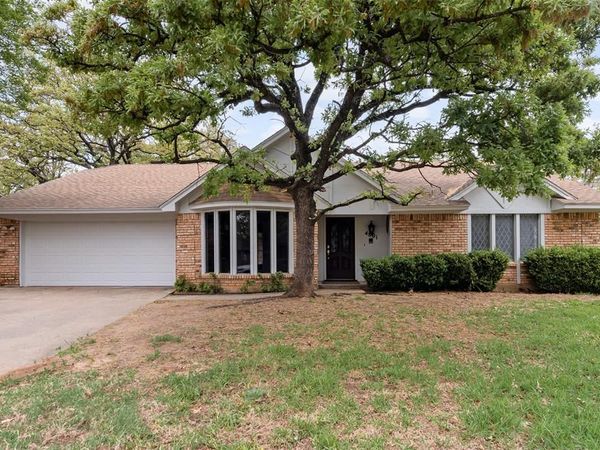 4801 Rock Ridge Court, Arlington, TX 76017