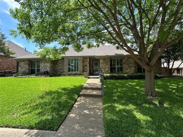 9426 Hillview Drive, Dallas, TX 75231