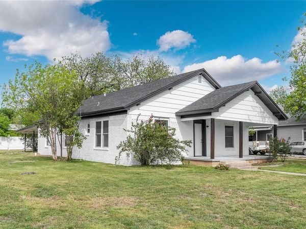 516 S Pecos Street, Coleman, TX 76834