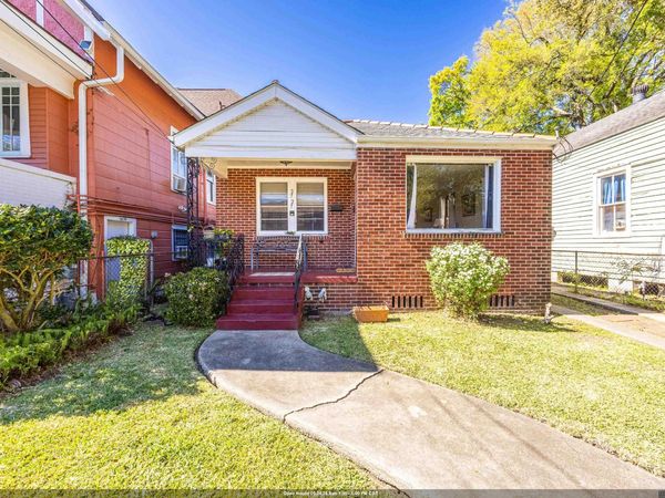 2727 Carondelet Street, New Orleans, LA 70130