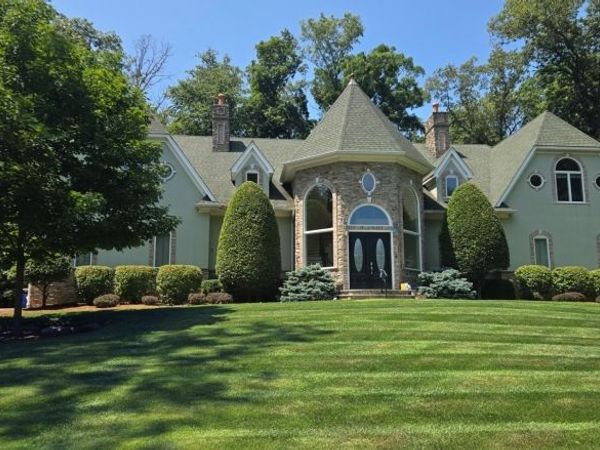 673 Glendale Rd, Franklin Lakes, NJ 07417