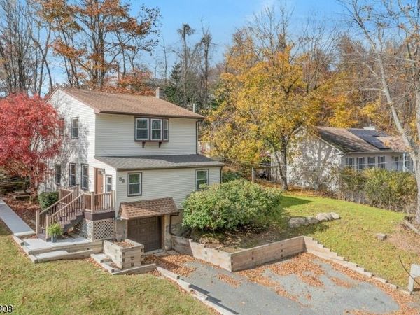 39 Delaware Rd, West Milford, NJ 07421