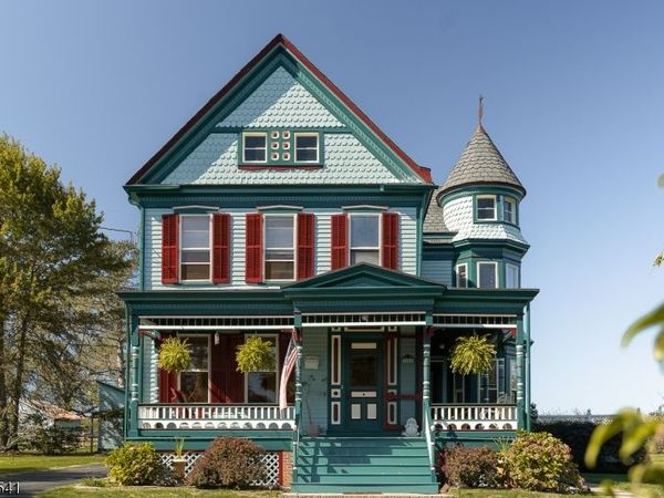 25 Old Turnpike Rd, Tewksbury, NJ 08858