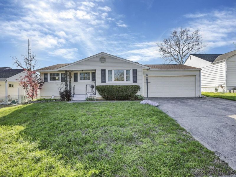 1093 Harwood Drive, Columbus, OH 43228 Photo 1