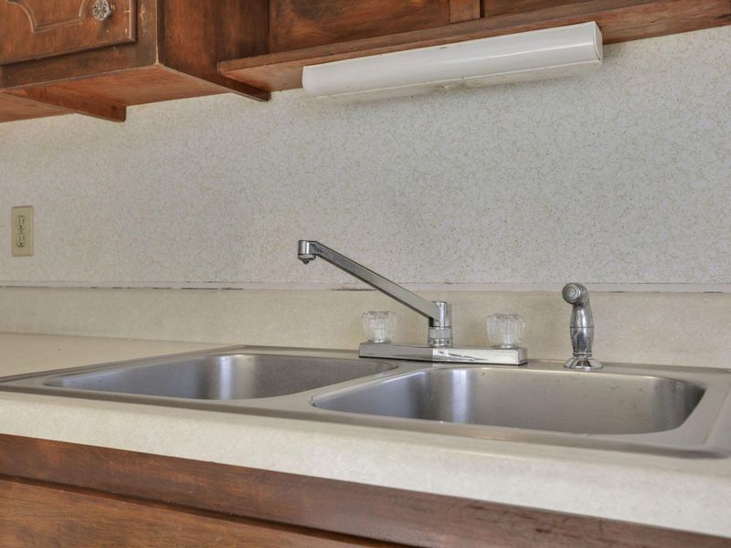 1093 Harwood Drive, Columbus, OH 43228 Photo 17