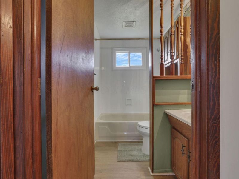 1093 Harwood Drive, Columbus, OH 43228 Photo 24