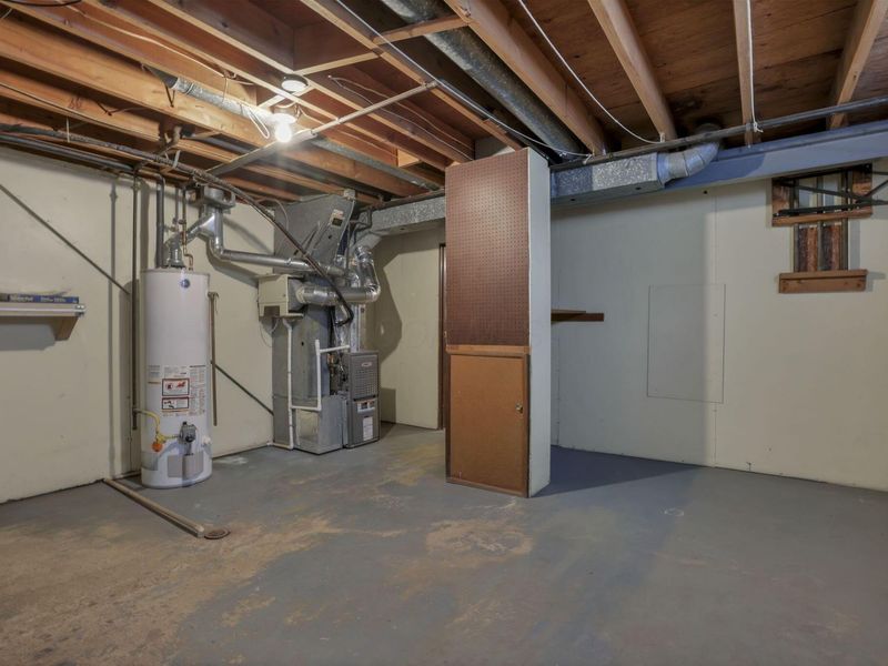 1093 Harwood Drive, Columbus, OH 43228 Photo 29