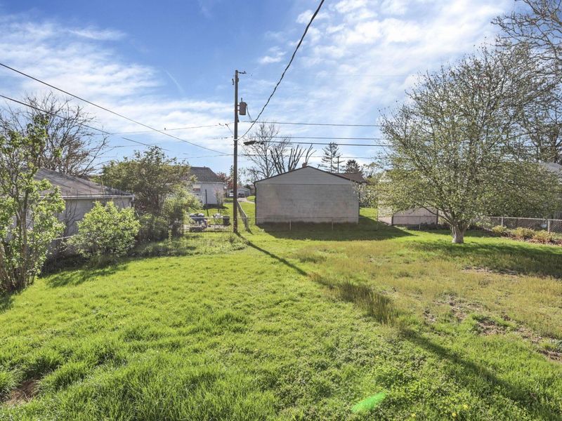 1093 Harwood Drive, Columbus, OH 43228 Photo 38