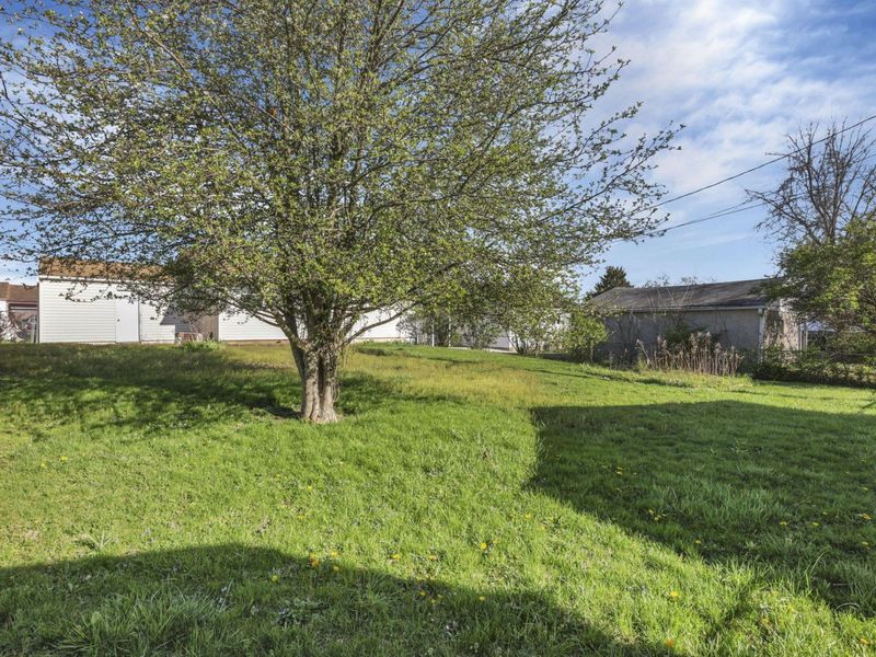 1093 Harwood Drive, Columbus, OH 43228 Photo 39