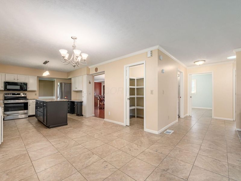 1975 Surrey Road, Blacklick, OH 43004 Photo 15