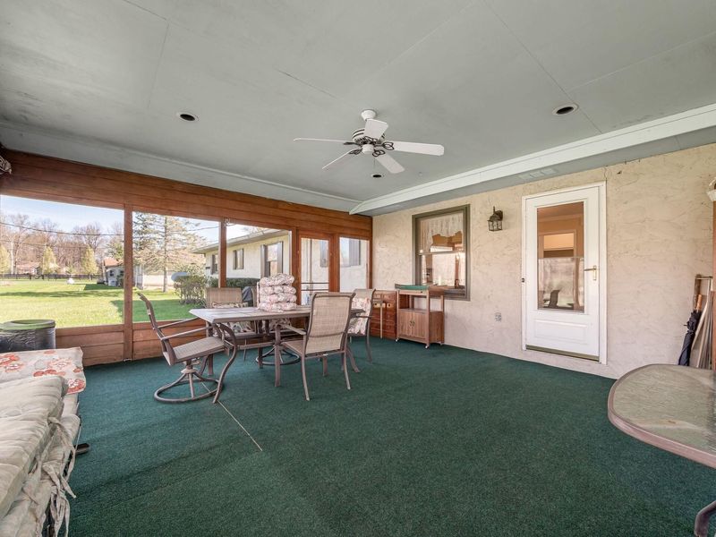 1975 Surrey Road, Blacklick, OH 43004 Photo 3