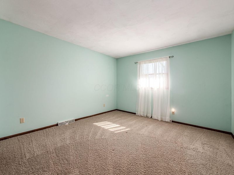 1975 Surrey Road, Blacklick, OH 43004 Photo 31