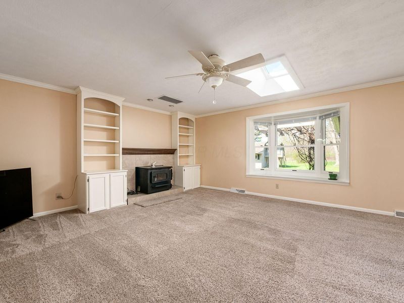 1975 Surrey Road, Blacklick, OH 43004 Photo 6