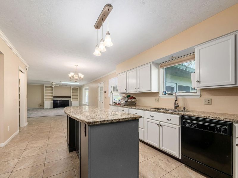 1975 Surrey Road, Blacklick, OH 43004 Photo 7