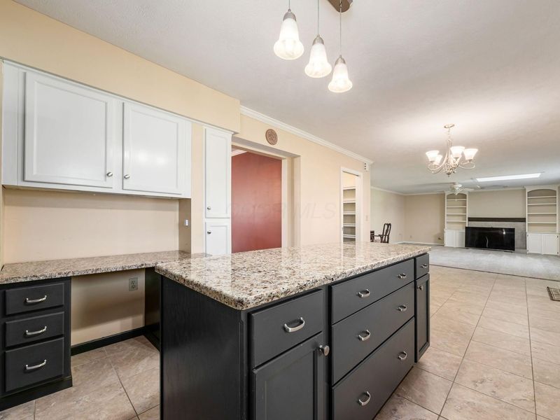 1975 Surrey Road, Blacklick, OH 43004 Photo 8