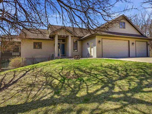 2792 NW Holly Ct., Swisher, IA 52338