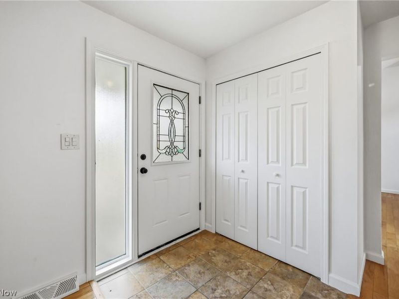 383 Balmoral Drive, Richmond Heights, OH 44143 Photo 10