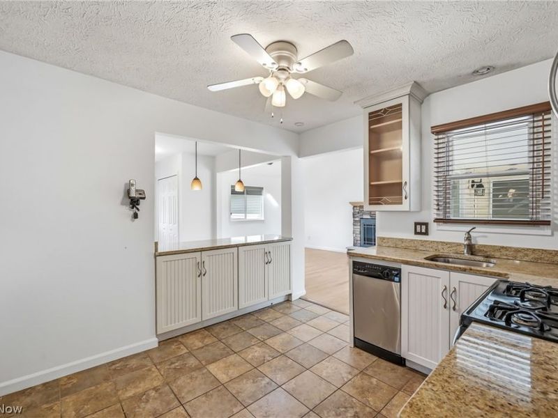 383 Balmoral Drive, Richmond Heights, OH 44143 Photo 18