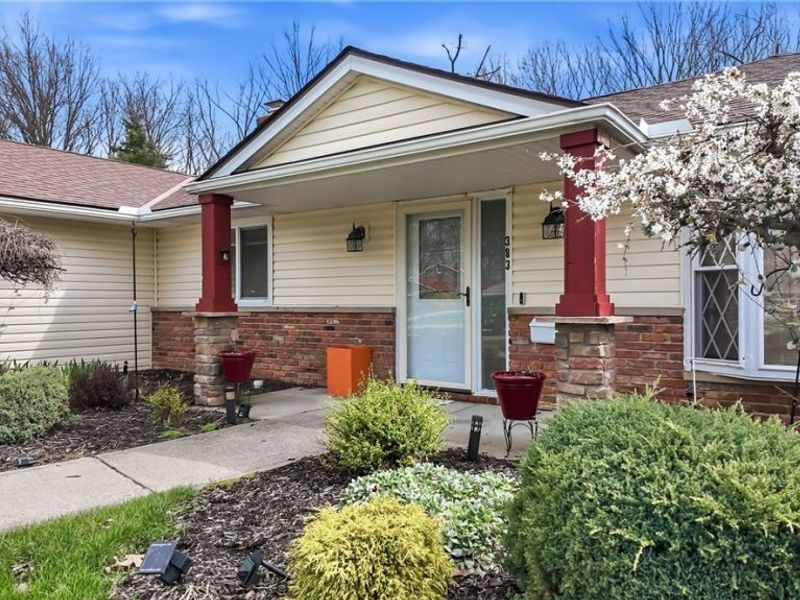 383 Balmoral Drive, Richmond Heights, OH 44143 Photo 4