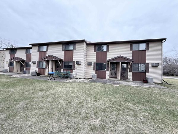 2519 FOND DU LAC ROAD, Oshkosh, WI 54902