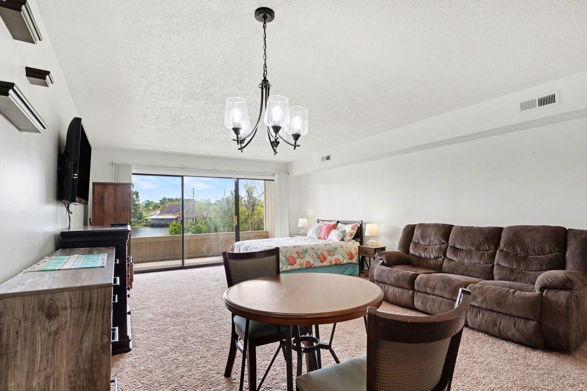 4286 Pinehurst Circle Photo 4