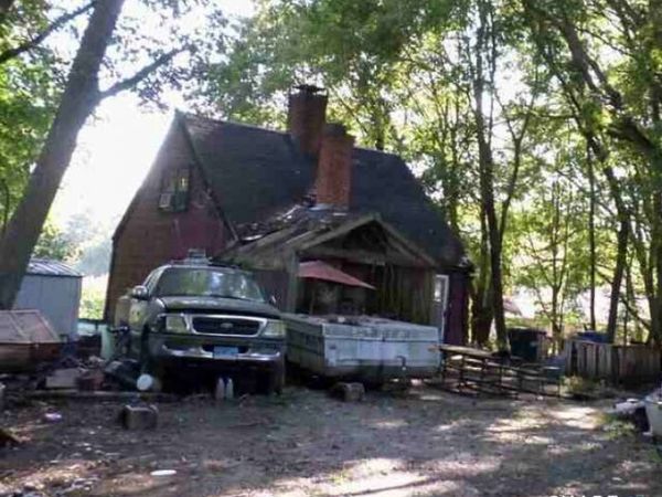 5 Blumenthal , Montville, CT 06382