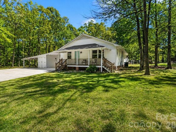 5801 Lindenwood Drive, Matthews, NC 28104