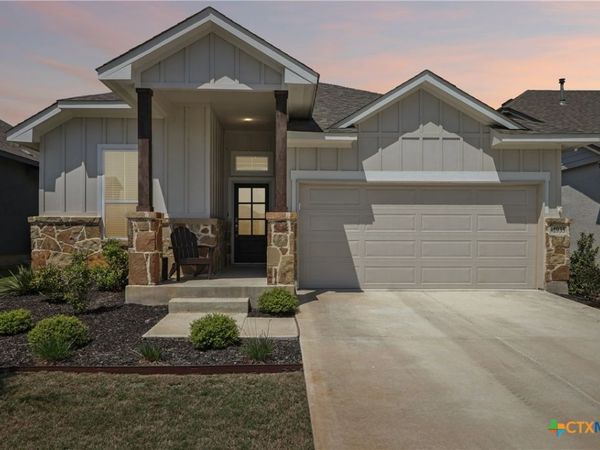 1935 Scare Crow, New Braunfels, TX 78130