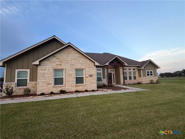 36 Meadow Creek Drive, Inez, TX 77968