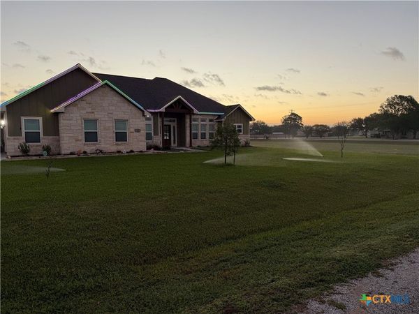 36 Meadow Creek Drive, Inez, TX 77968