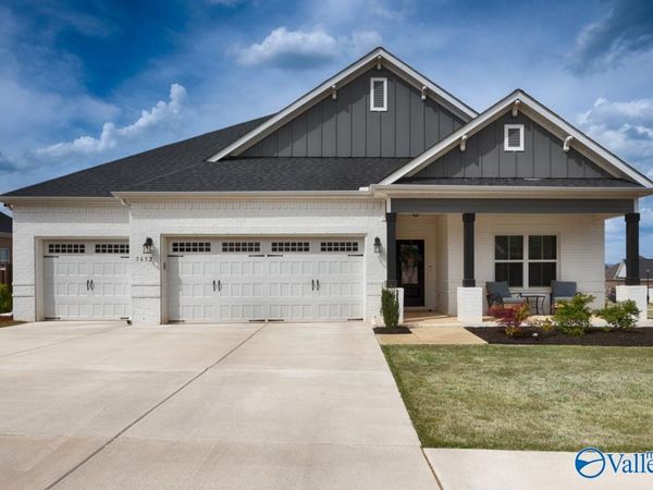 7652 Shaun Leslie Circle SE, Owens Cross Roads, AL 35763