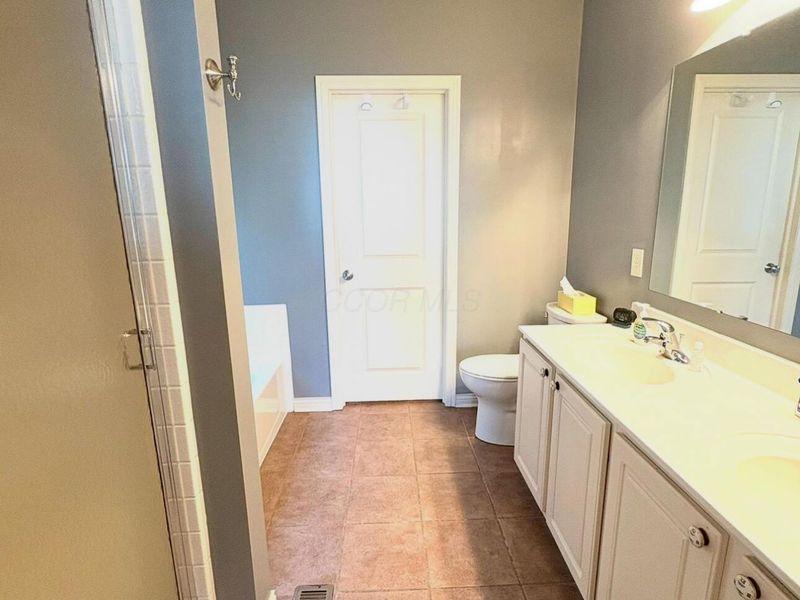 8684 Lovell Lane, Blacklick, OH 43004 Photo 10