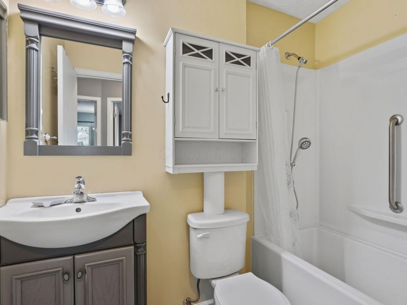 1120 Devlin Court, Columbus, OH 43228 Photo 15