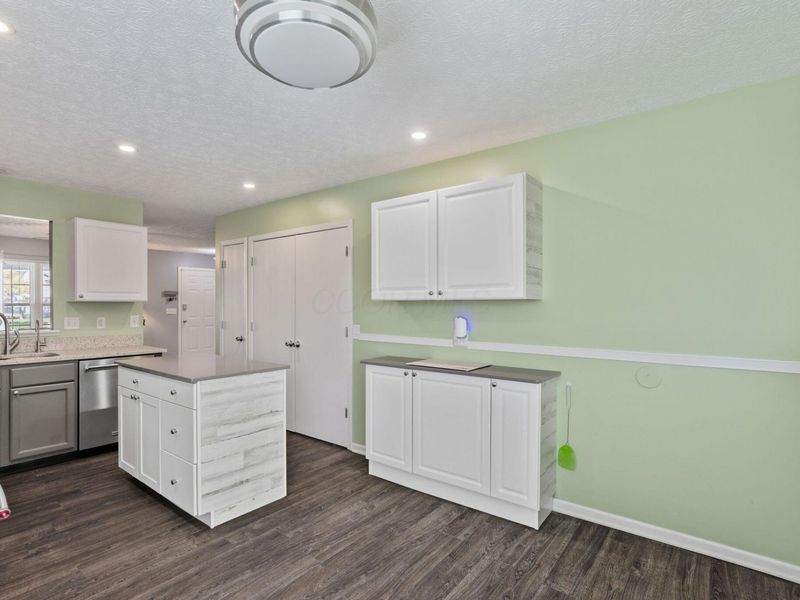 1120 Devlin Court, Columbus, OH 43228 Photo 22