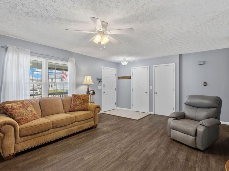 1120 Devlin Court, Columbus, OH 43228 Photo 8